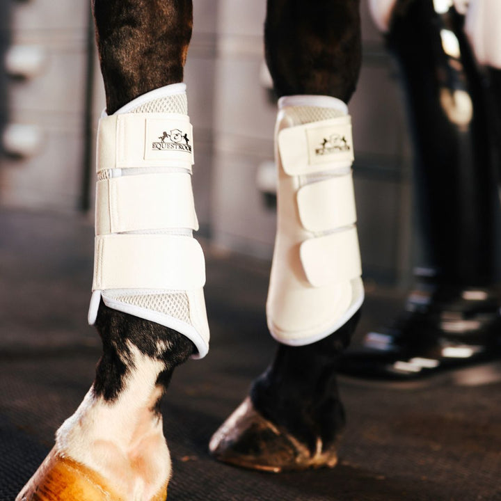 B&W - White Saddle Pad Set