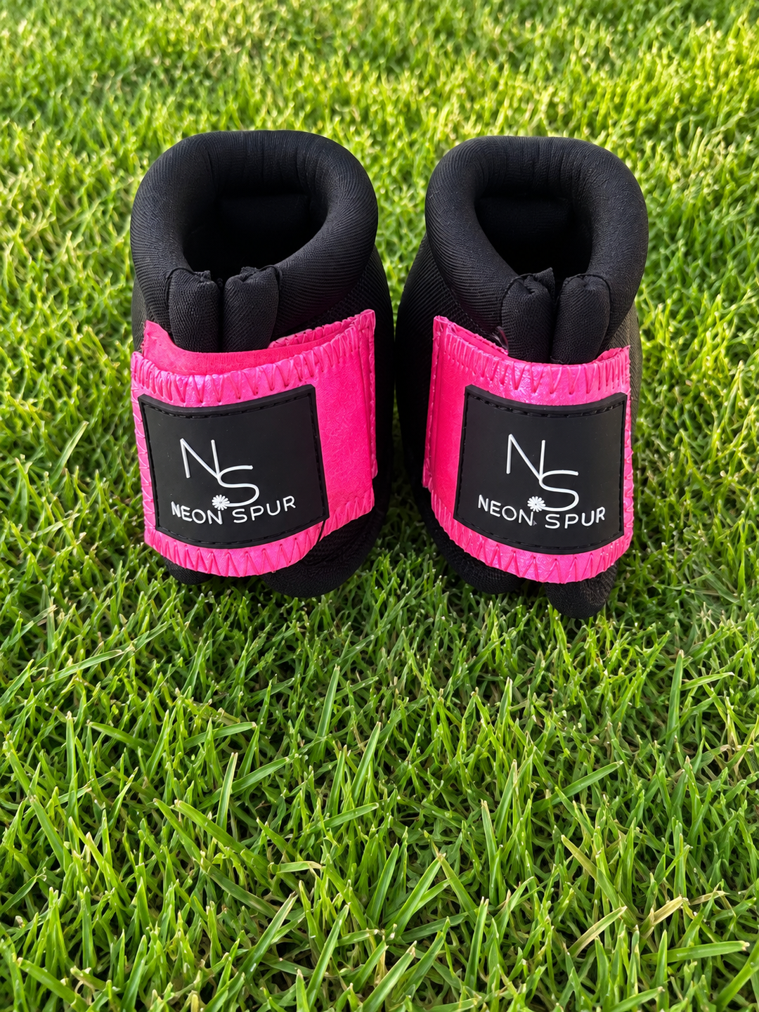 Gusto Glitter Pink Strap Black Bell Boots