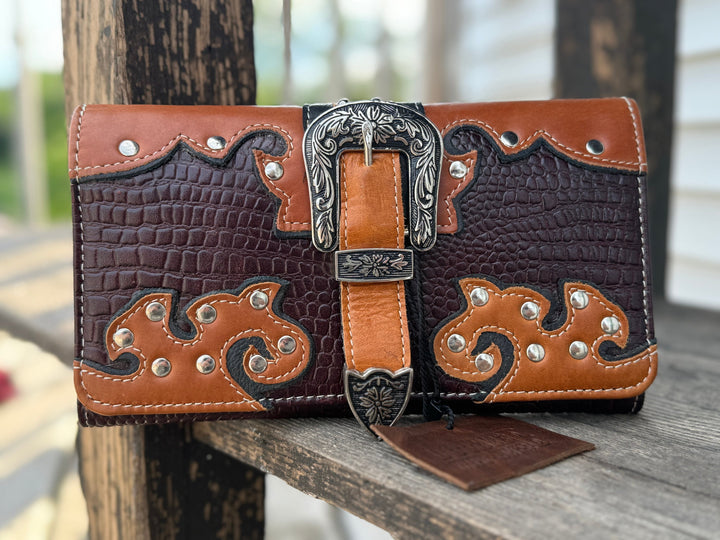 Gator Embossed Clutch Buckle Wallet